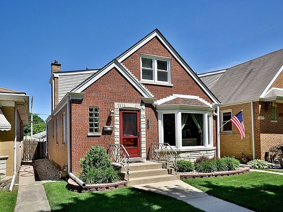 2nd image of 7521 N Oketo Ave