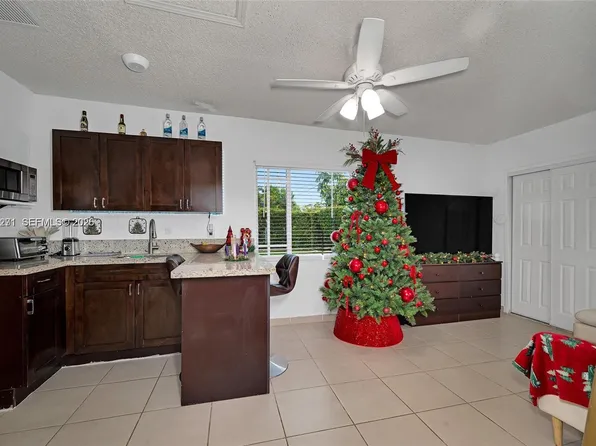 7420 SW 31st St #2, Miami, FL 33155