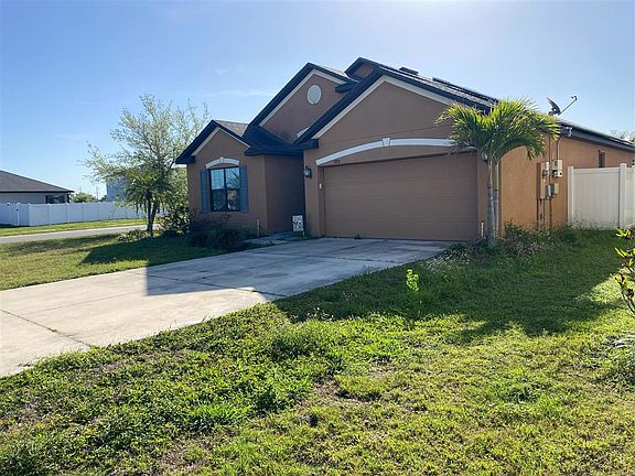 2nd image of 3920 Willow Walk Dr