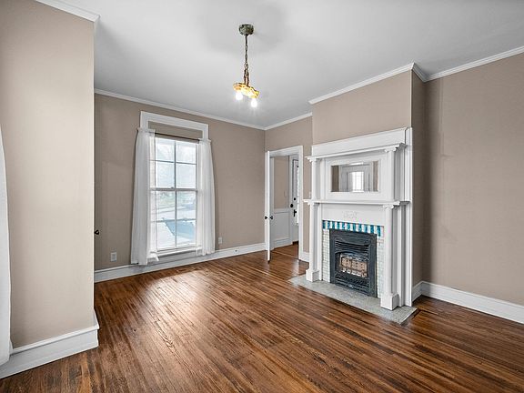 5th image of 403 S 2nd St