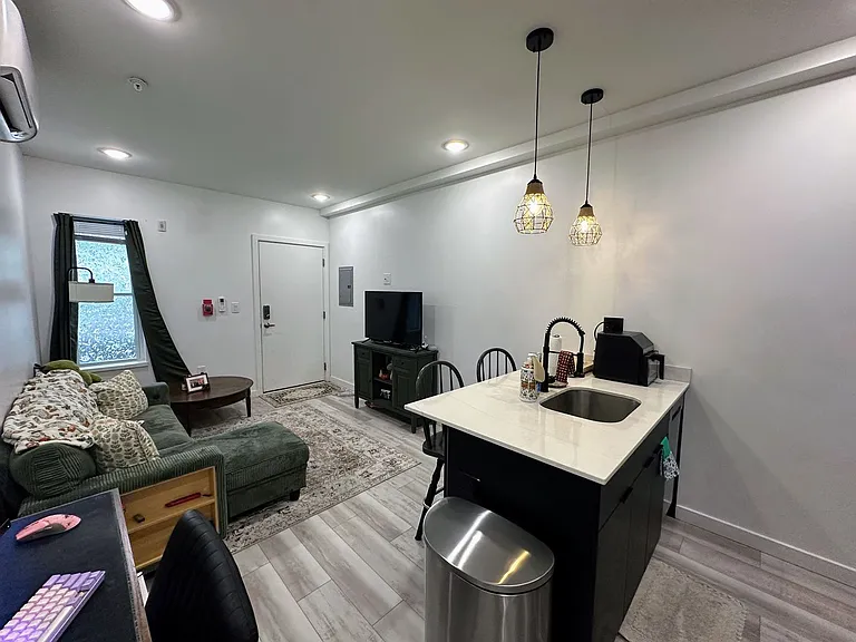 6161 Walnut St #1E — Photo 18