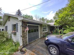 4 Sleepy Hollow Rd, Waymart, PA 18472