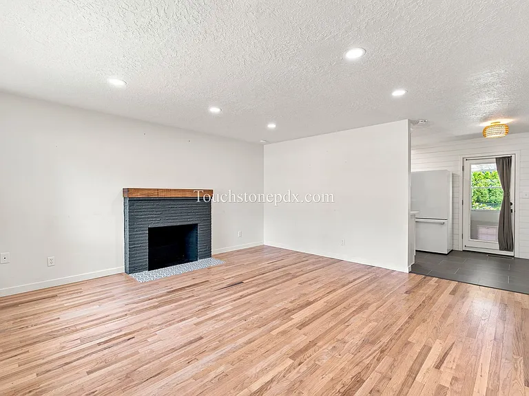 412 NE 167th Pl — Photo 7