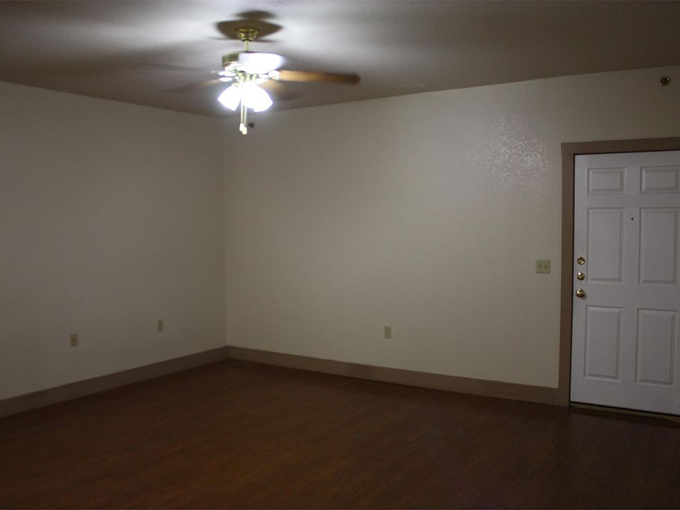 Spacious living room.