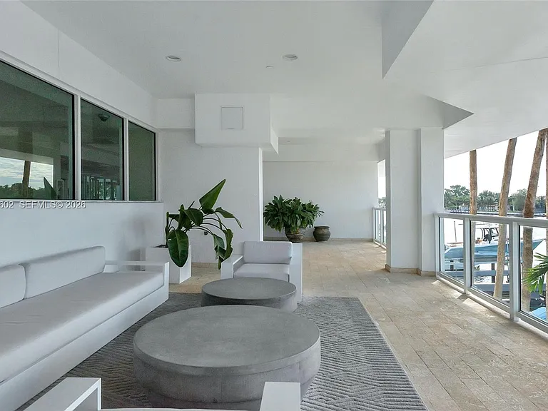 5900 Collins Ave #408 — Photo 42