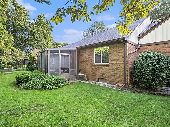 3rd image of 2319 Radcliff Village Dr SE #43