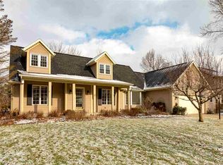 10681 N Pheasant Cove Dr, Granger, IN