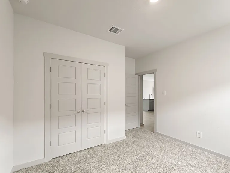 237 Ashford St — Photo 9
