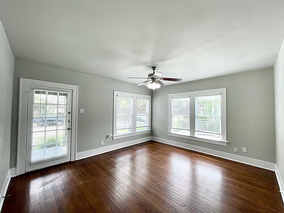 2nd image of 4009 Oak Ridge St