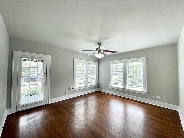 4009 Oak Ridge St — Photo 2