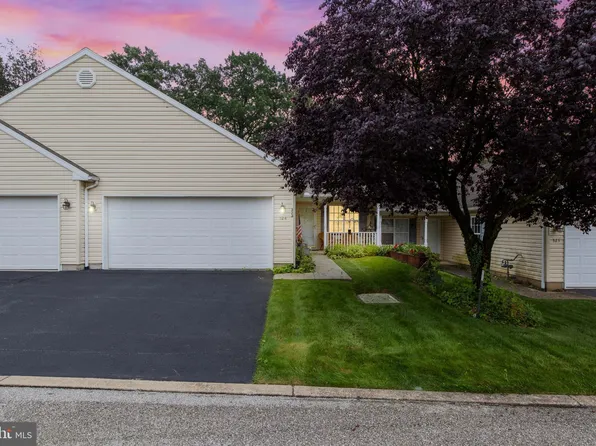 324 Winners Cir #324, Red Lion, PA 17356