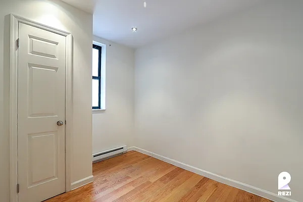 Rented by REZI | media 29