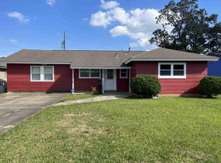820 Connecticut St, Bridge City, TX 77611