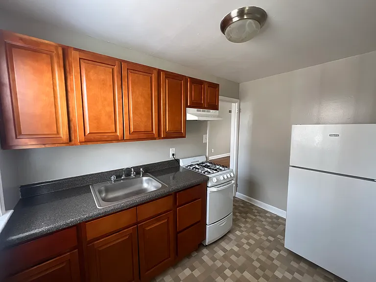 Parklynn Apts — Photo 8