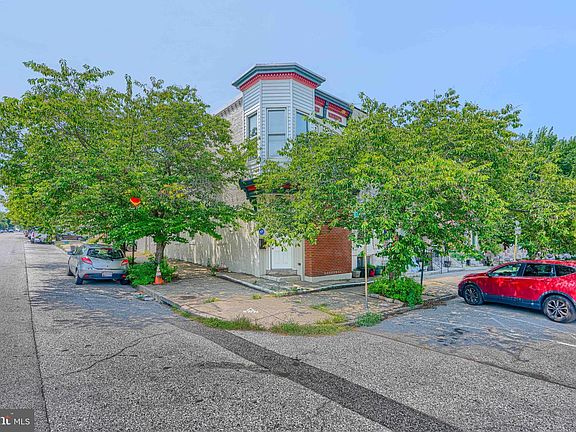 3rd image of 100 N Luzerne Ave