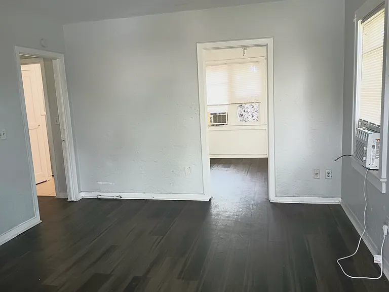 342 S Segrave St #2 — Photo 4