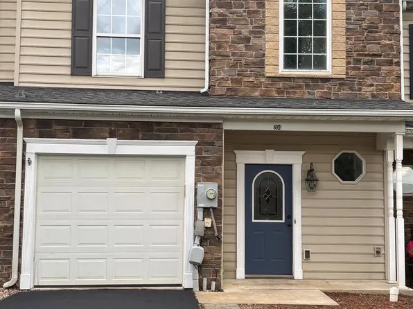 204 Whitley Dr, Chambersburg, PA 17201