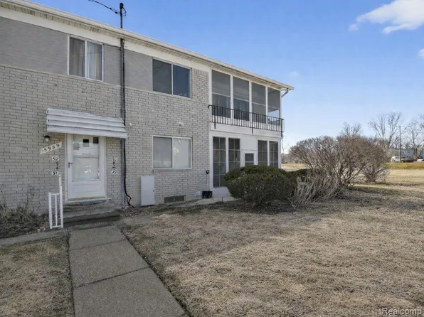 5959 Alan Dr APT 50, Brighton, MI 48116