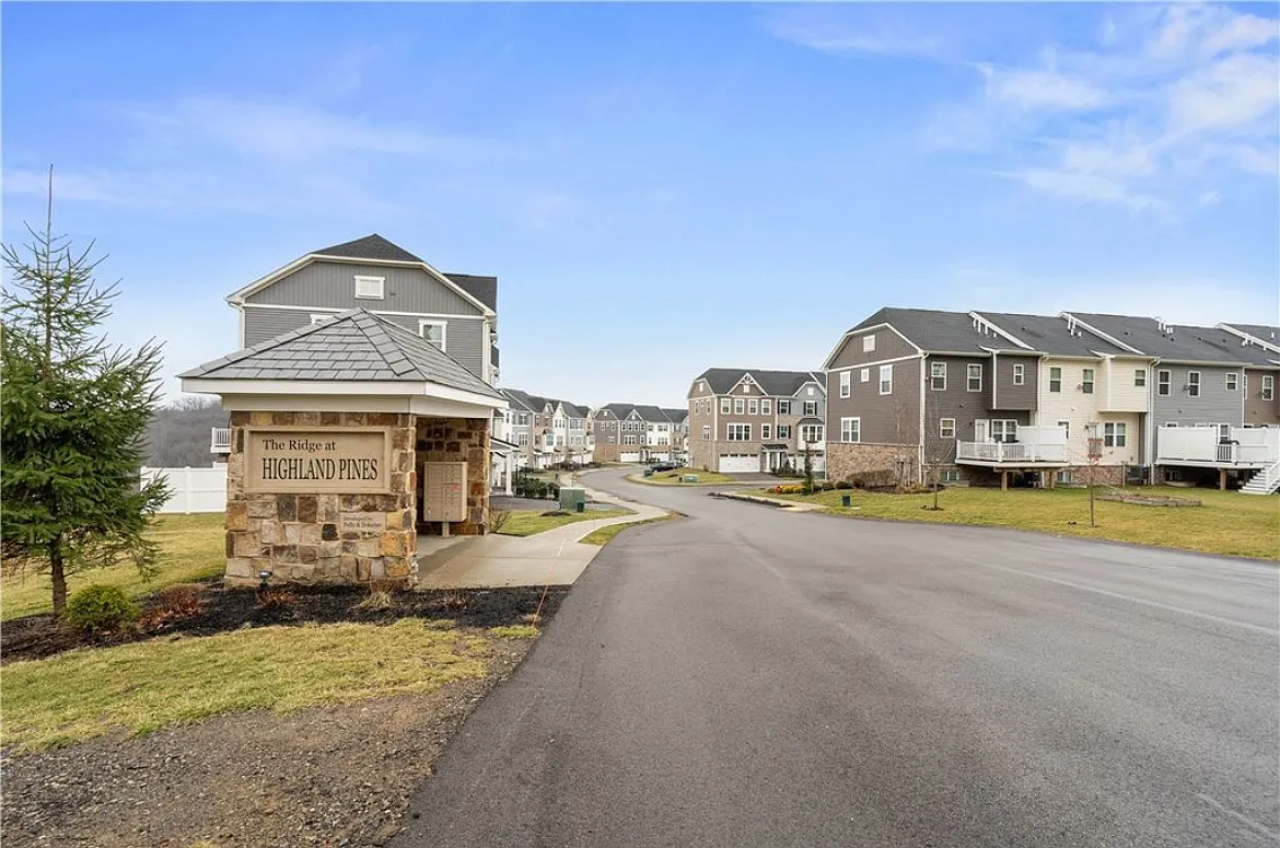 3 bed, 2.5 bath, 1786 sqft, $3,250 — Photo 1