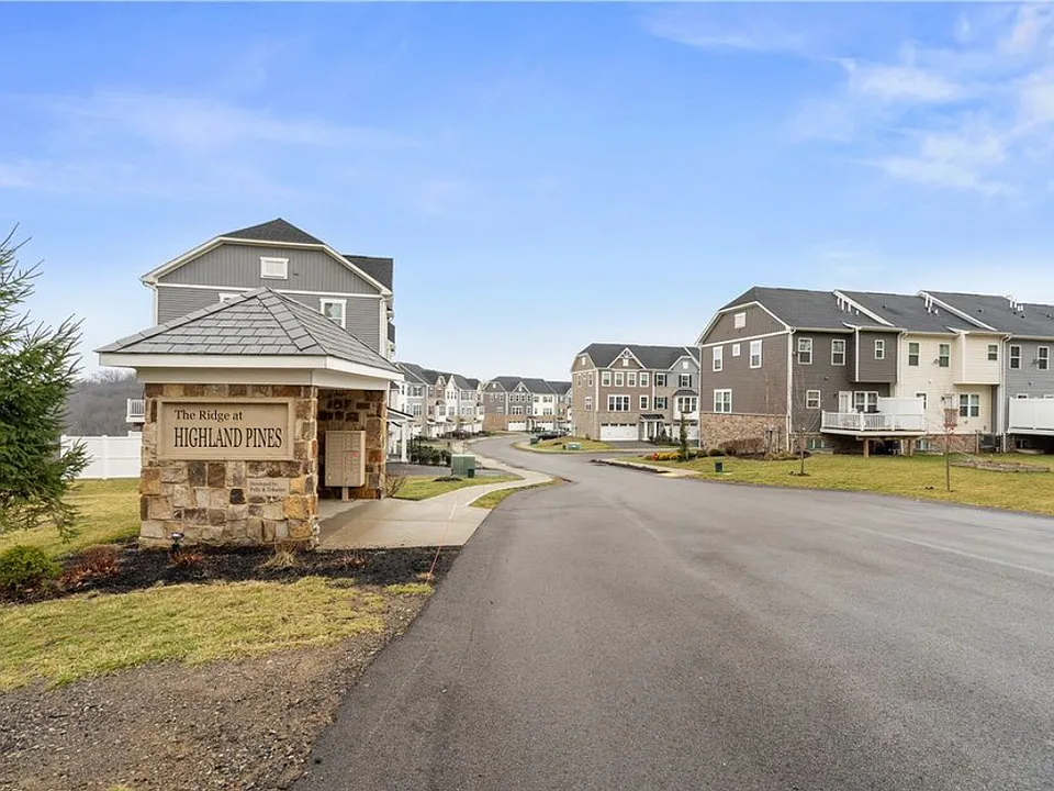 102 Curtis Ct