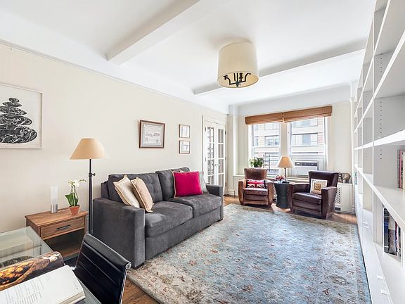 3rd image of 250 W 94th St #9C