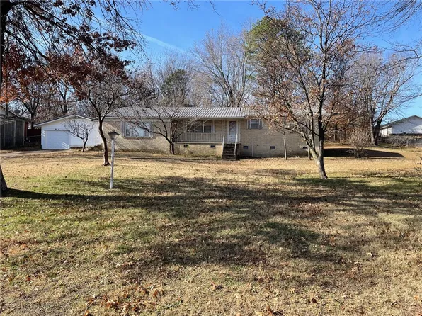 210 Academy Rd, Berryville, AR 72616