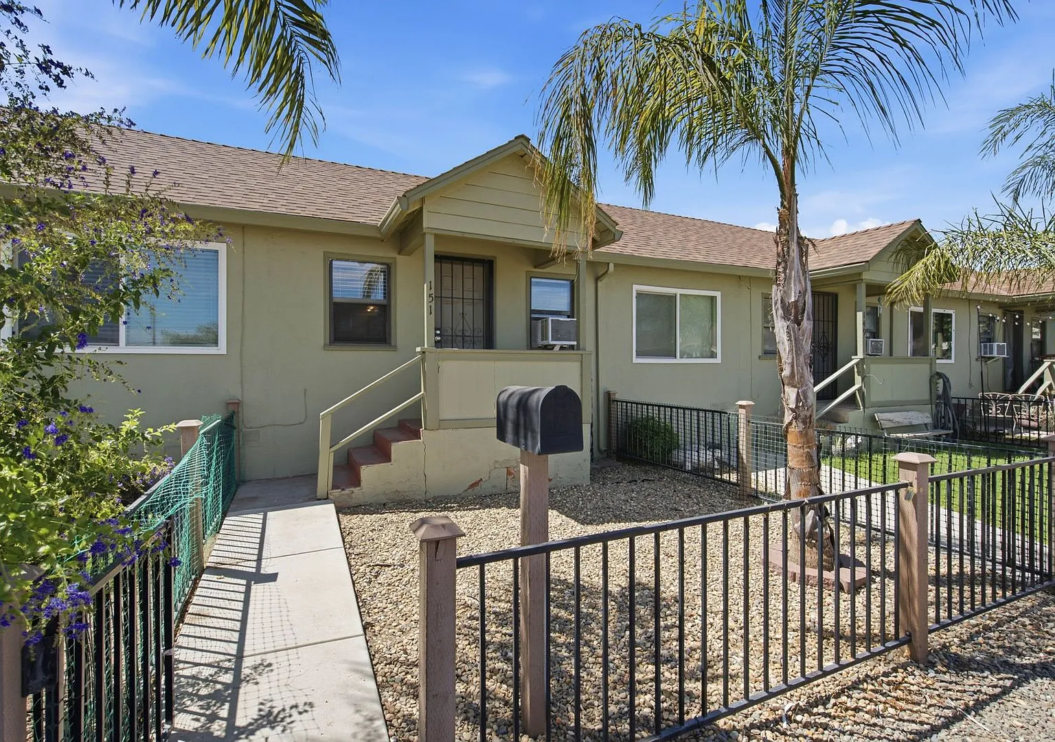 Clean And Cute One Bed/One Bath Apartment In Manteca! — Photo 2