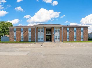 319-327 SE 3rd Street, Grand Prairie, TX 75051