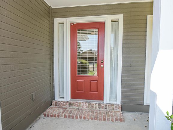 3rd image of 109 Saint Benjamin Dr