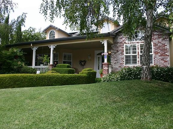 2nd image of 916 Fairview Dr