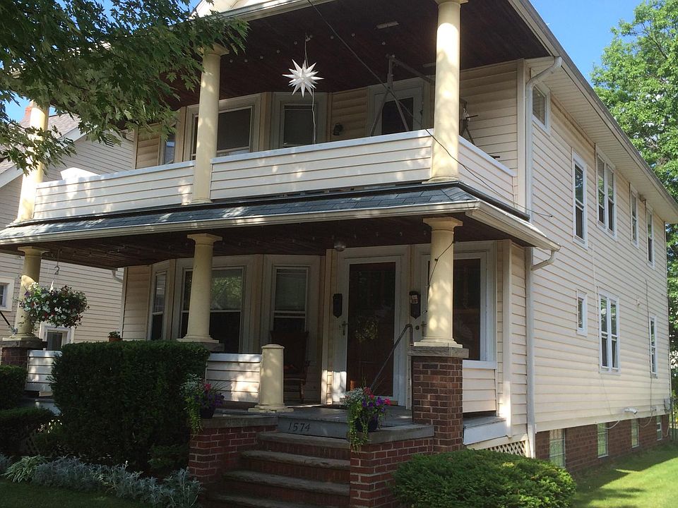 1st image of 1574 Rosewood Ave