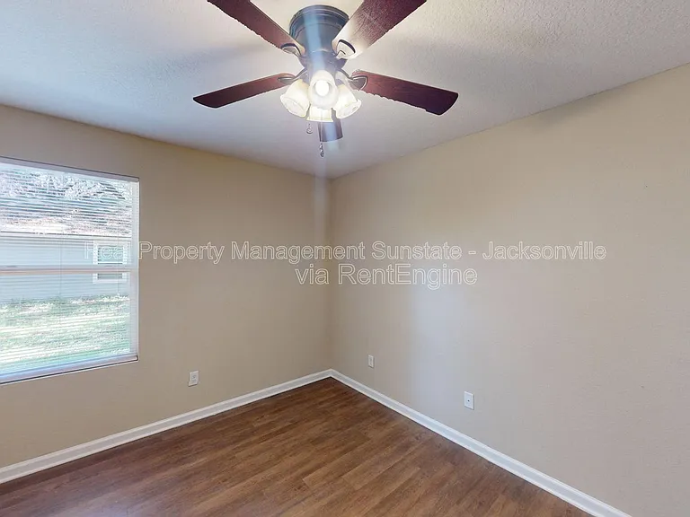 711 Cahoon Rd N — Photo 11