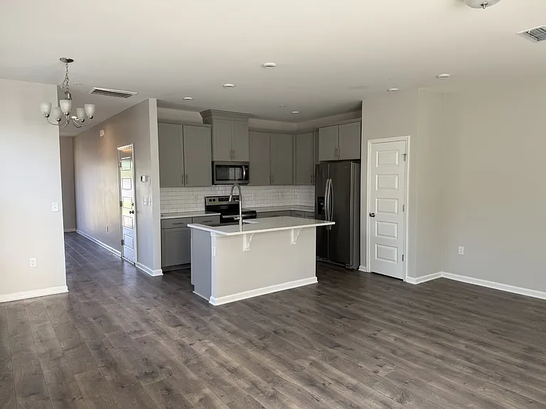 3304 Deerchase Cir — Photo 4