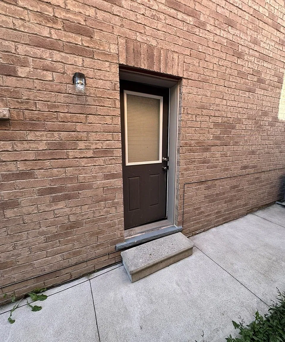 2 bed, $1,800 — Photo 1