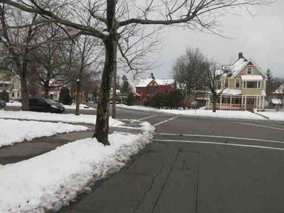 Exterior Neighborhood (street photo)