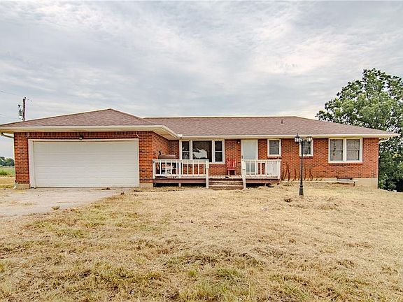 2nd image of 561 SE 13th Hwy