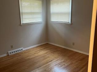 2912 18th St, Rockford, IL 61109