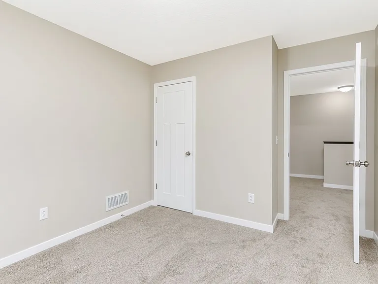 6044 Manchester Ave NE — Photo 14