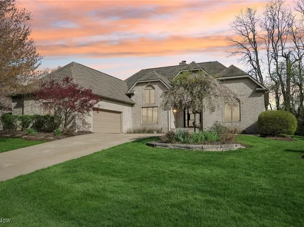 6459 Dunwoody Cir NW, Canton, OH 44718