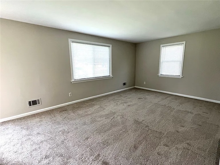 2431 Westside Dr — Photo 8