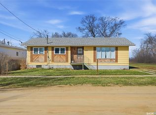 122 1st St, Chaplin, SK S0H0V0