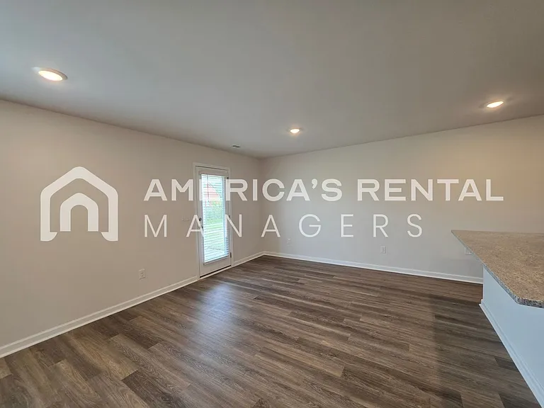 108 Jonboy Ave — Photo 32