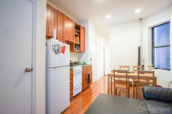 Rented by City Connections Realty | media 11