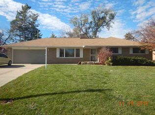 5017 N Melody Ln, Peoria, IL 61614