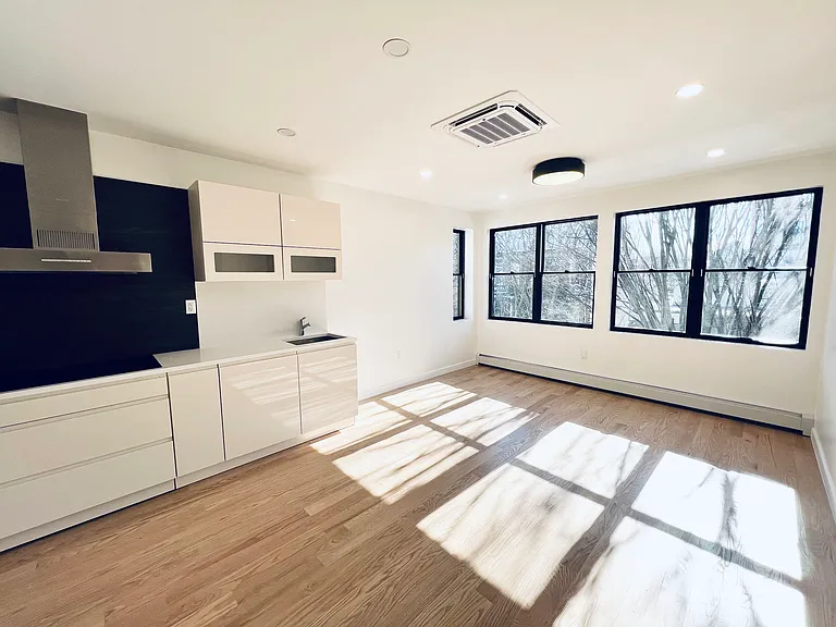 611 Greene Ave #2F — Photo 2