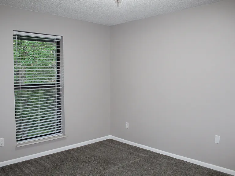 8009 NW 79th Pl — Photo 14