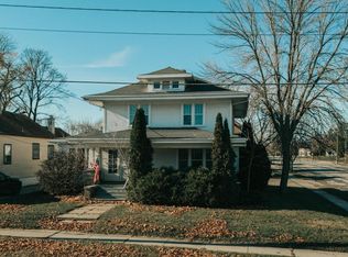 736 N 9th St, Manitowoc, WI 54220