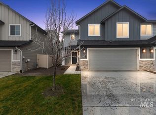 908 W Woodpine St, Meridian, ID 83646