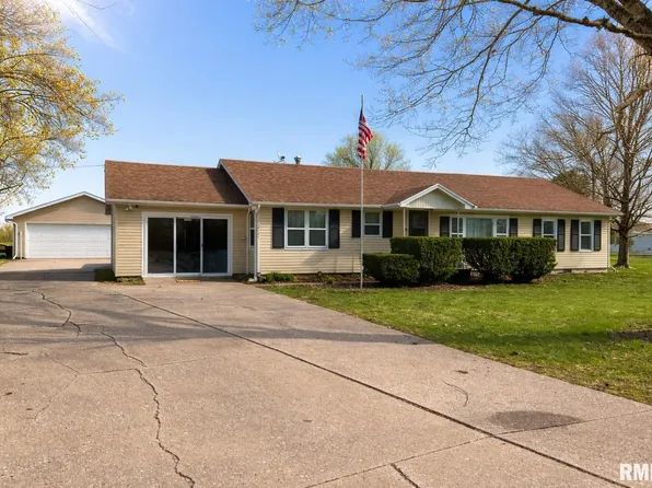 12144 N 1050th Rd, Macomb, IL 61455