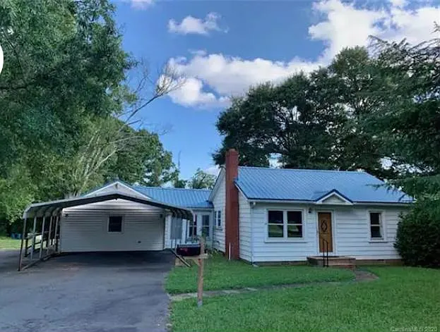 3 bed, 1499 sqft, $2,200 — Photo 1